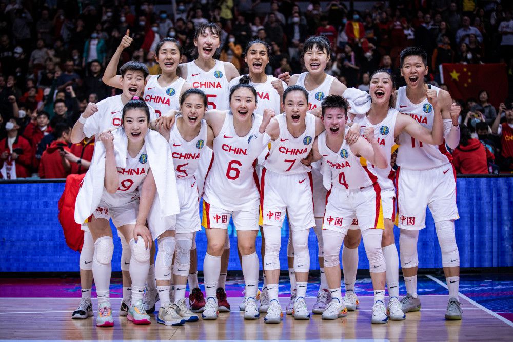 图片报：利物浦有意药厂后卫因卡皮耶纽卡米兰罗马也有兴趣《图片报》消息，利物浦有意勒沃库森后卫因卡皮耶，红军可能面临多支球队的竞争，这位厄瓜多尔国脚的解约金为7000万欧元。